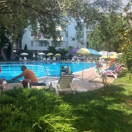 아파트 Yassen 2 Near Sea With Poolview
