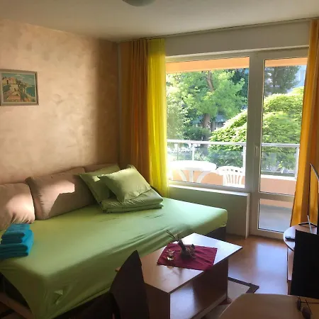 Yassen 2 Near Sea With Poolview Apartman Napospart